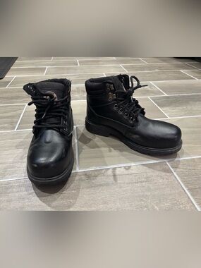 Brahma steel toed boots - in good condition - Men’s size 6.5W